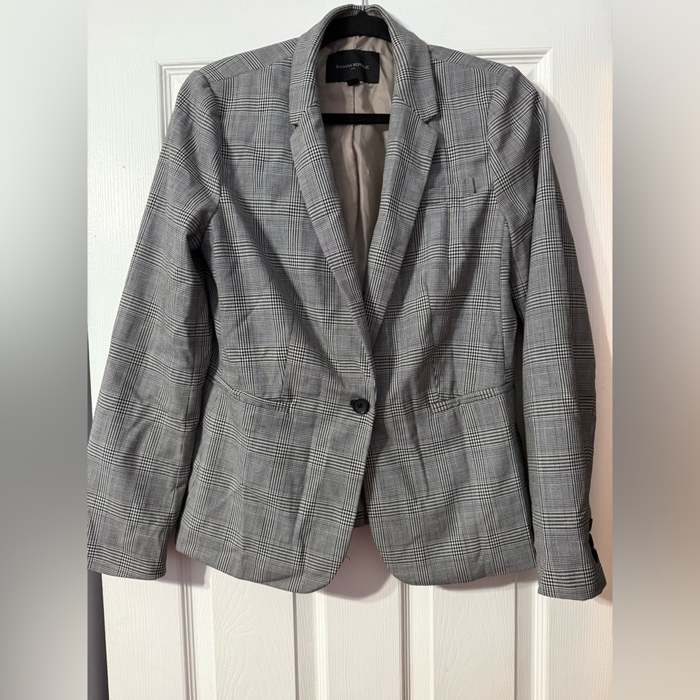 Women’s Banana Republic Classic Gray Checkered Blazer